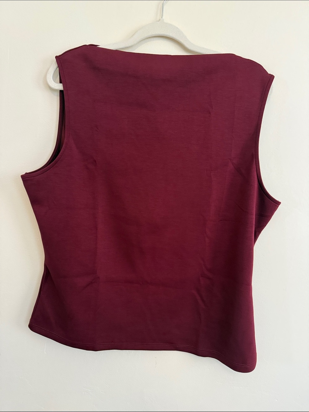 🐝 NWT 🐝 Banana Republic Sleeveless Tank Top in Burgundy